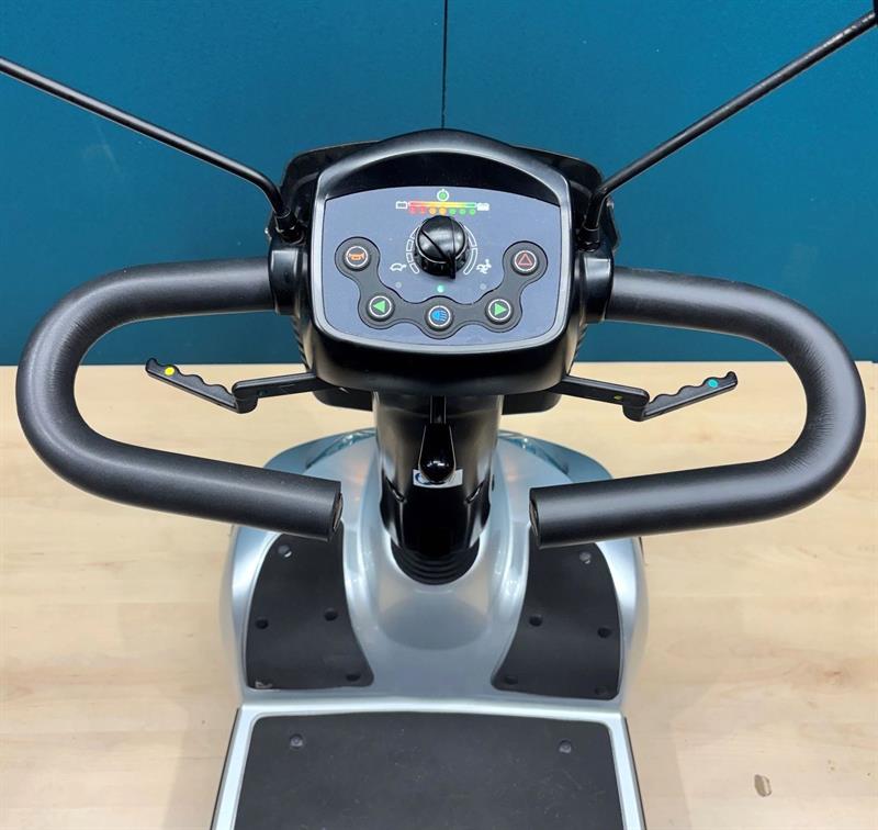 Invacare LEO 4W Elektromobil • 4-Rad Seniorenmobil • 6 KM/H