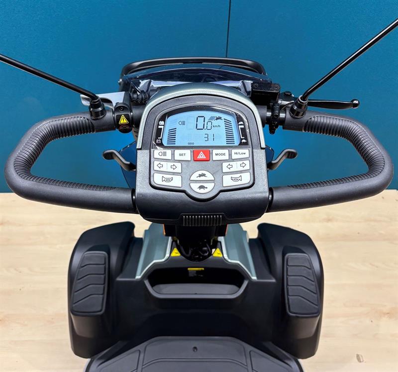 PRIDE Victory XL 140 LCD Premium Elektromobil • 4-Rad Seniorenmobil • 15 KM/H