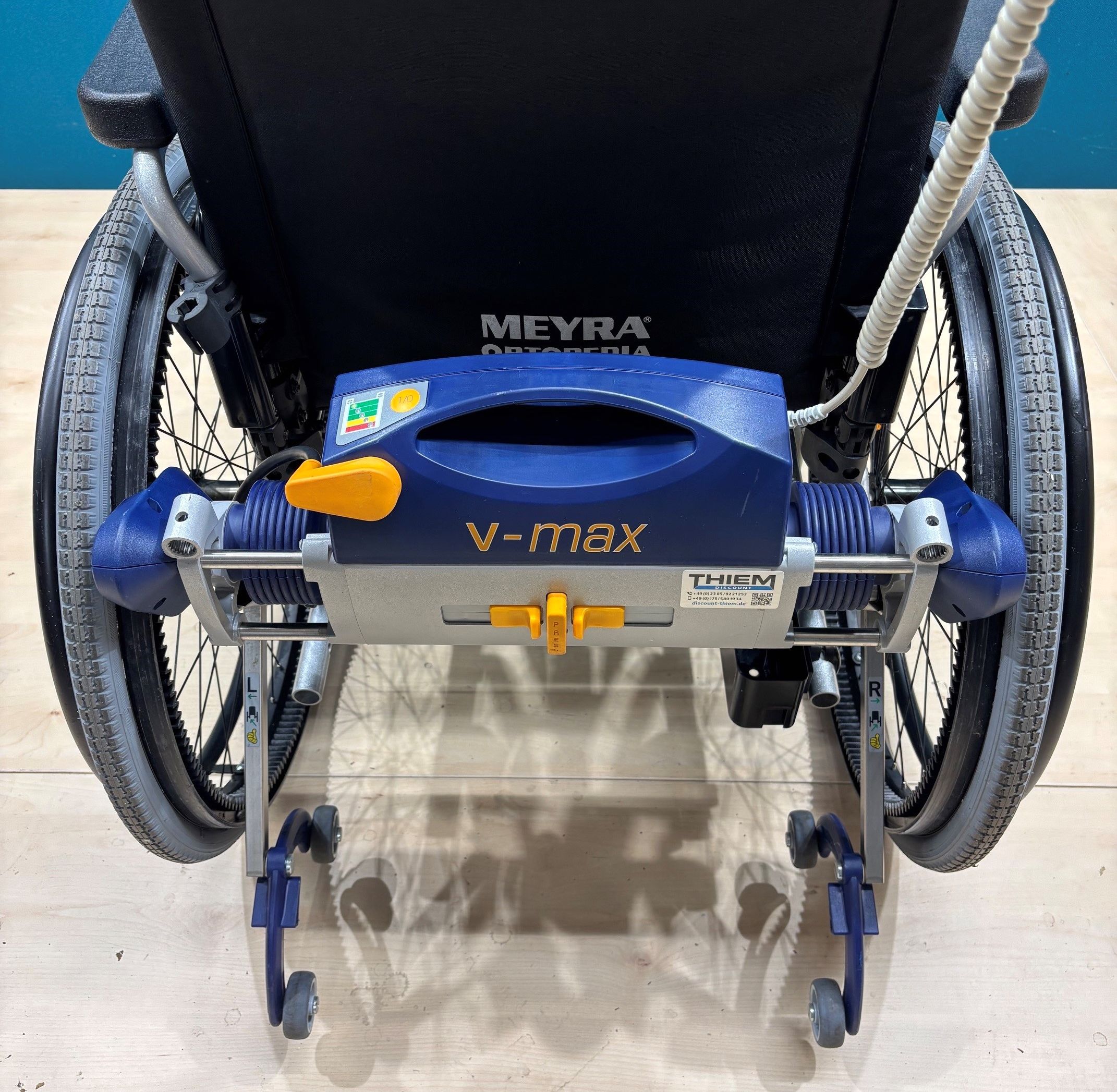 AAT Alber V-MAX Brems- & Schiebehilfe im Set mit Falt- Rollstuhl • SB 46 cm