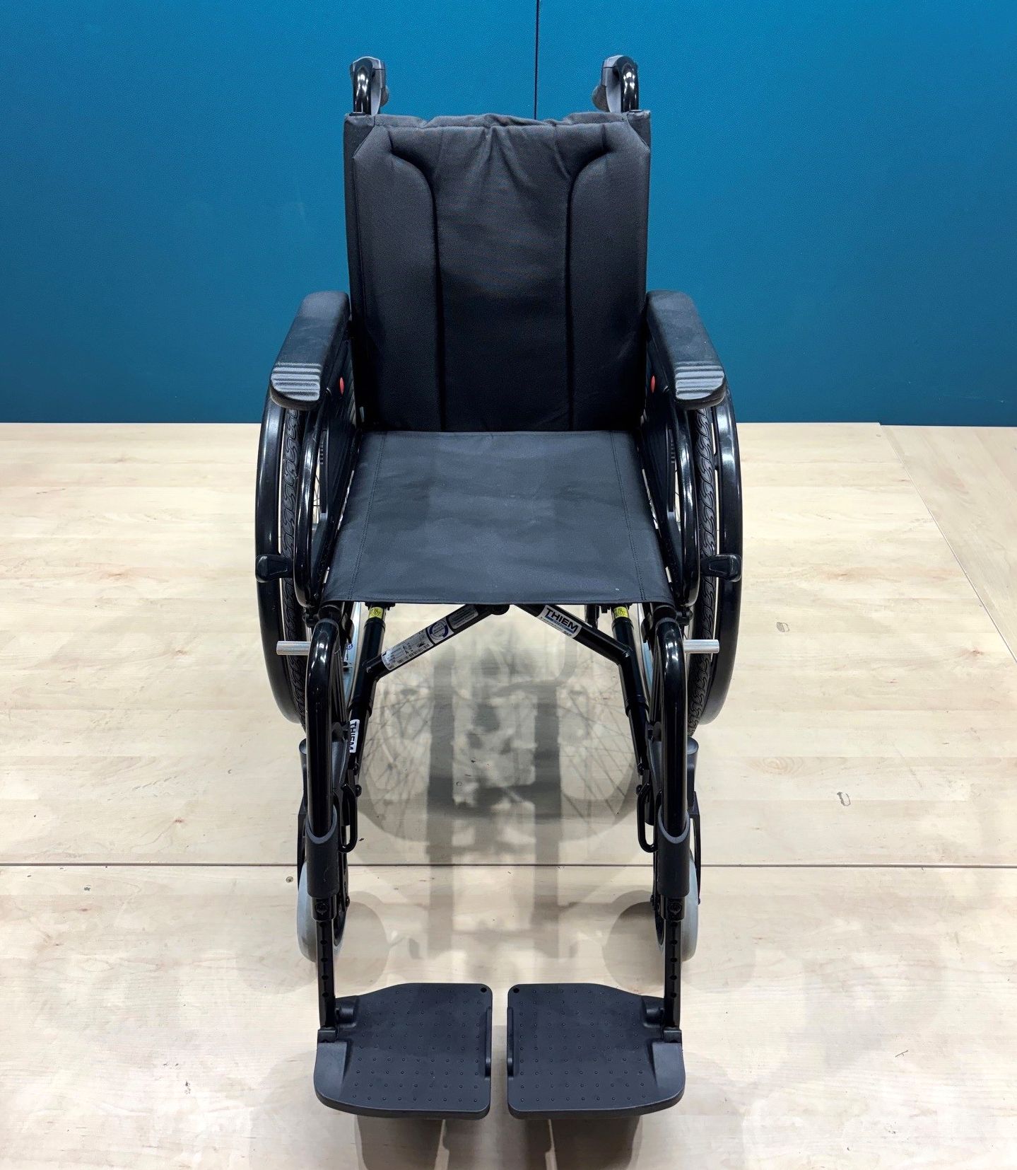 Meyra Avanti 1.736 Adaptivrollstuhl • Aktiv- Rollstuhl • Sitzbreite 38 cm