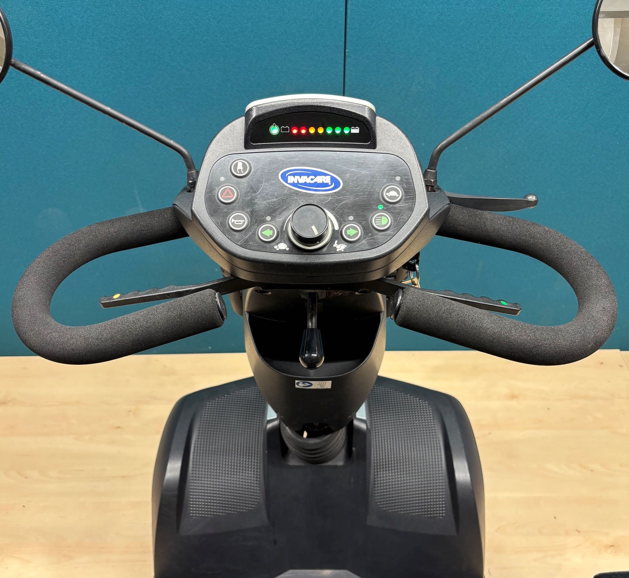 Invacare Orion Metro 4W Elektromobil • 4-Rad Seniorenmobil • 10 KM/H