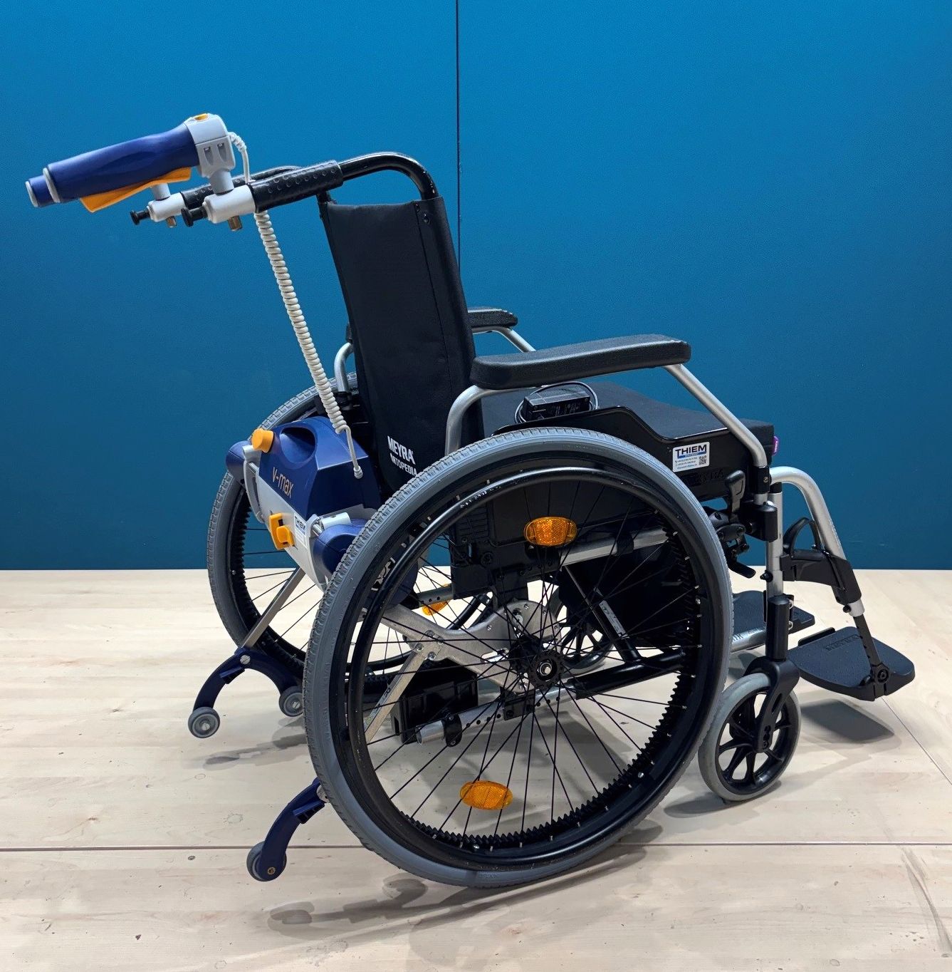 AAT Alber V-MAX Brems- & Schiebehilfe im Set mit Falt- Rollstuhl • SB 46 cm