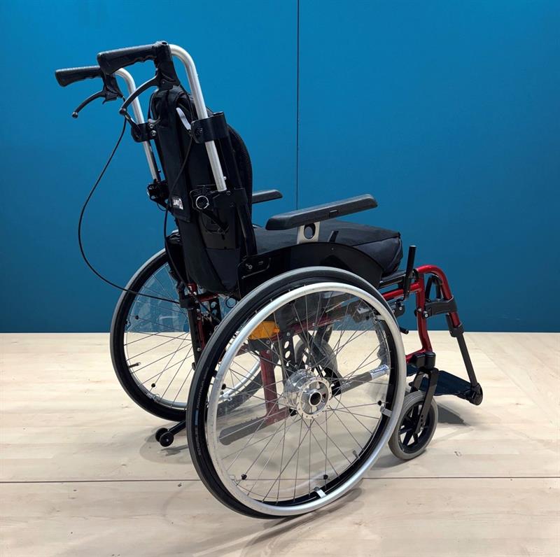 Otto Bock Motus 2 CV Adaptivrollstuhl • Aktiv- Rollstuhl • Sitzbreite 43 cm