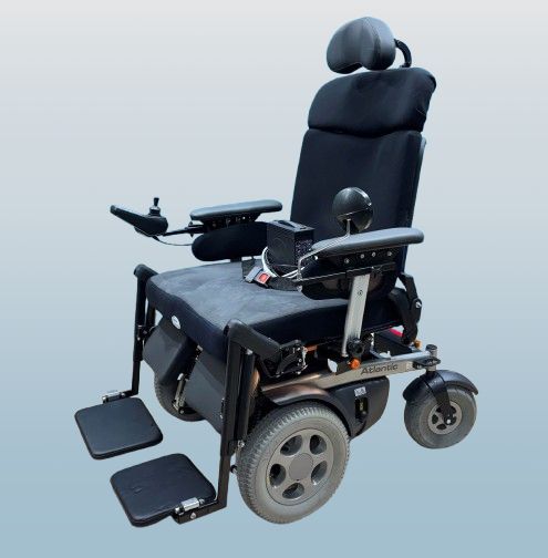 Handicare Atlantic Elektrorollstuhl mit Liegefunktion • SB 65 cm • 6 KM/H