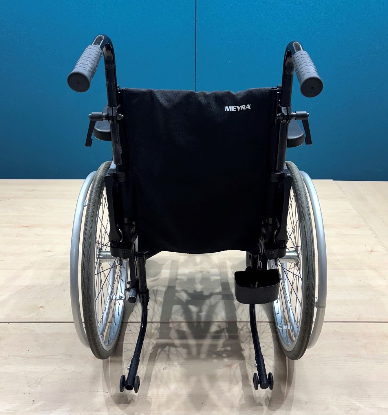 Meyra Avanti 1.736 Adaptivrollstuhl • Aktiv- Rollstuhl • Sitzbreite 40 cm