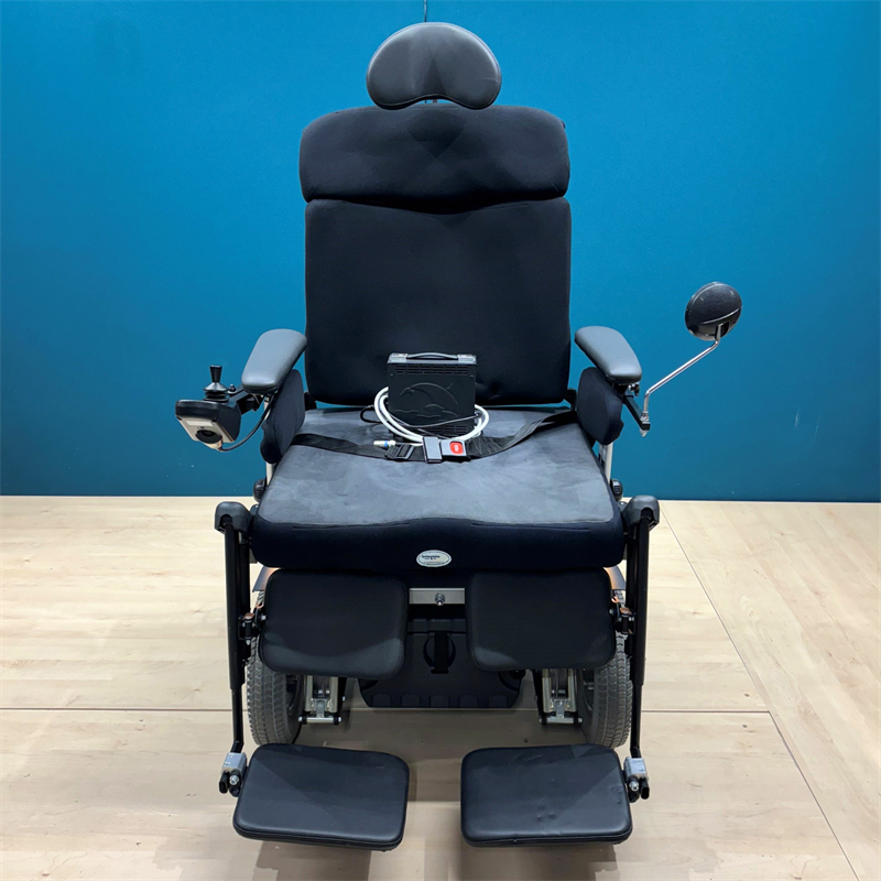 Handicare Atlantic Elektrorollstuhl mit Liegefunktion • SB 65 cm • 6 KM/H