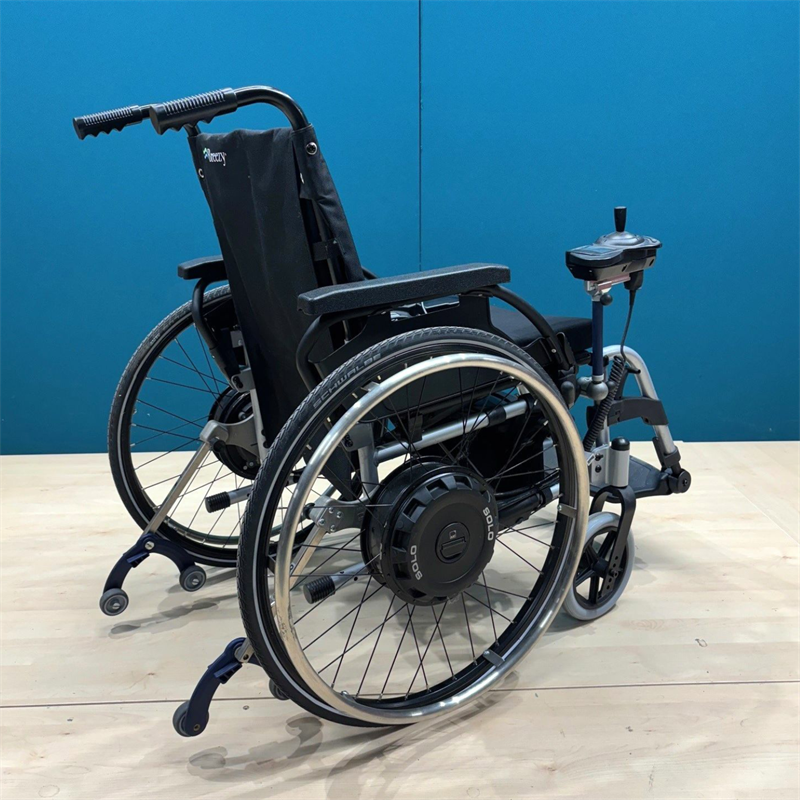 AAT Alber Solo B Elektroantrieb im Set mit Rollstuhl • Sitzbreite 43 cm
