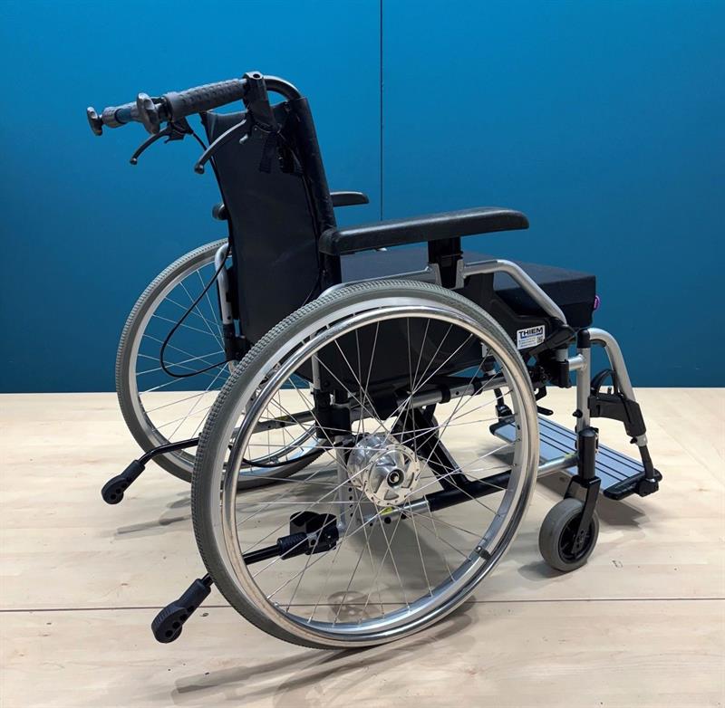 Meyra Eurochair² Faltrollstuhl • XXL Rollstuhl mit Trommelbremse • SB 53 cm