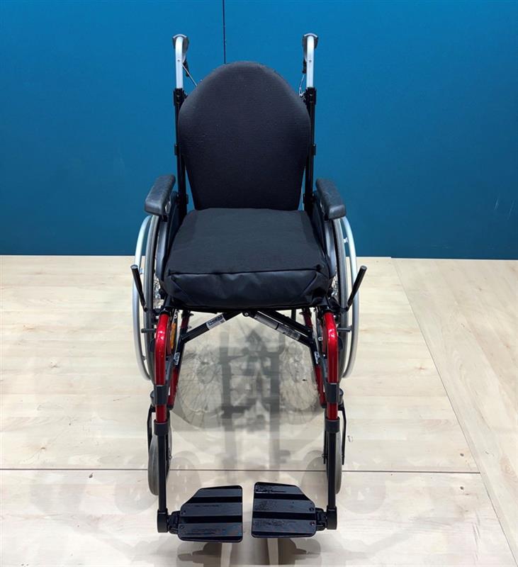 Otto Bock Motus 2 CV Adaptivrollstuhl • Aktiv- Rollstuhl • Sitzbreite 43 cm