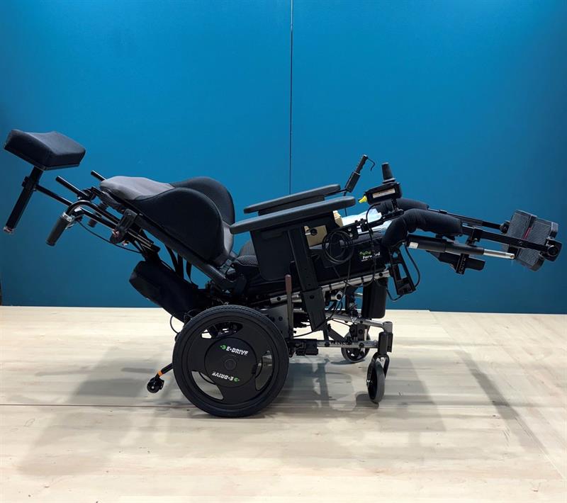 E-Drive Plus Antriebssystem inkl. Multifunktions- Rollstuhl • SB 48 cm • 6 KM/H