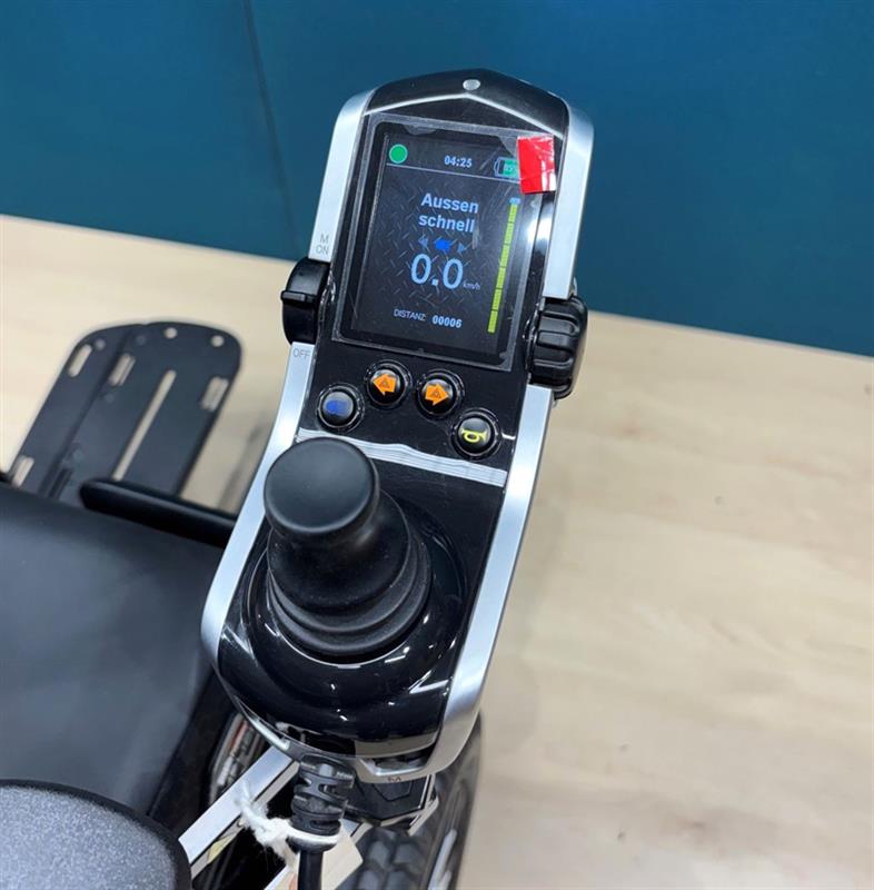 PRIDE QUANTUM 4Front Elektrorollstuhl mit Sitzhub & Liegefunktion • 6 KM/H
