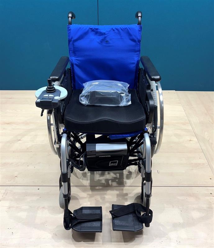 Alber E-Fix E25 Elektroantrieb im Set mit Aktiv- Rollstuhl • Sitzbreite 42 cm