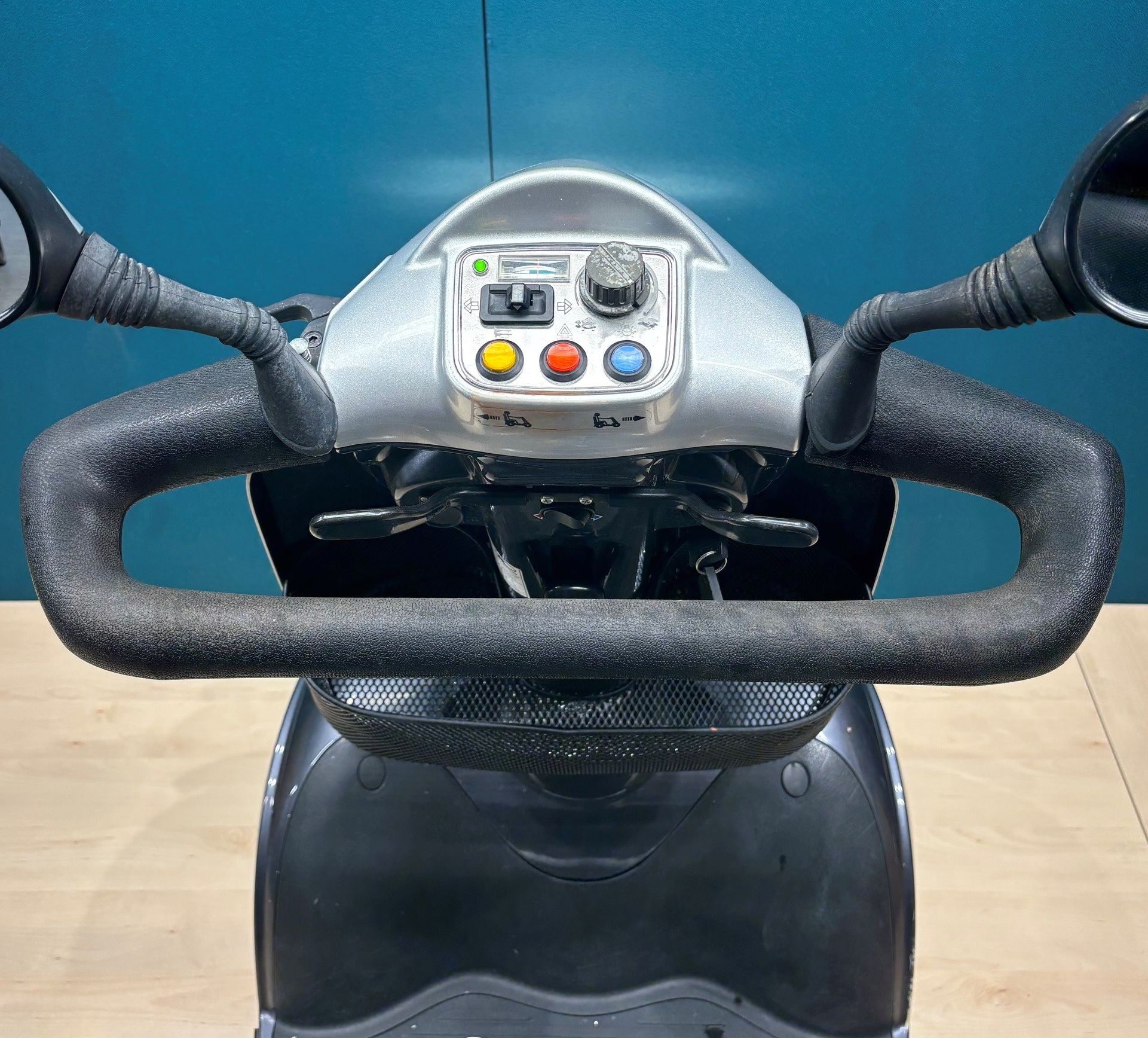 Kymco ForU Elektromobil • 4-Rad Seniorenmobil > 200 kg belastbar • 6 KM/H