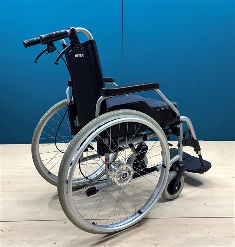 Meyra Avanti 1.736 Adaptivrollstuhl • Aktiv- Rollstuhl • Sitzbreite 42 cm