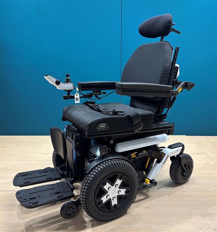 PRIDE QUANTUM 4Front Elektrorollstuhl mit Sitzhub & Liegefunktion • 6 KM/H