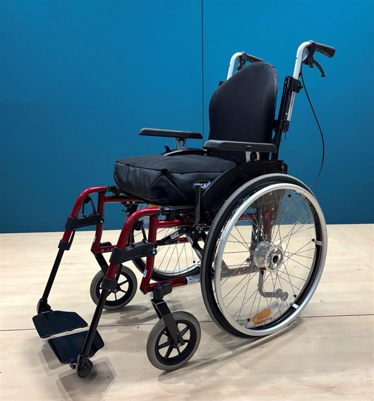 Otto Bock Motus 2 CV Adaptivrollstuhl • Aktiv- Rollstuhl • Sitzbreite 43 cm
