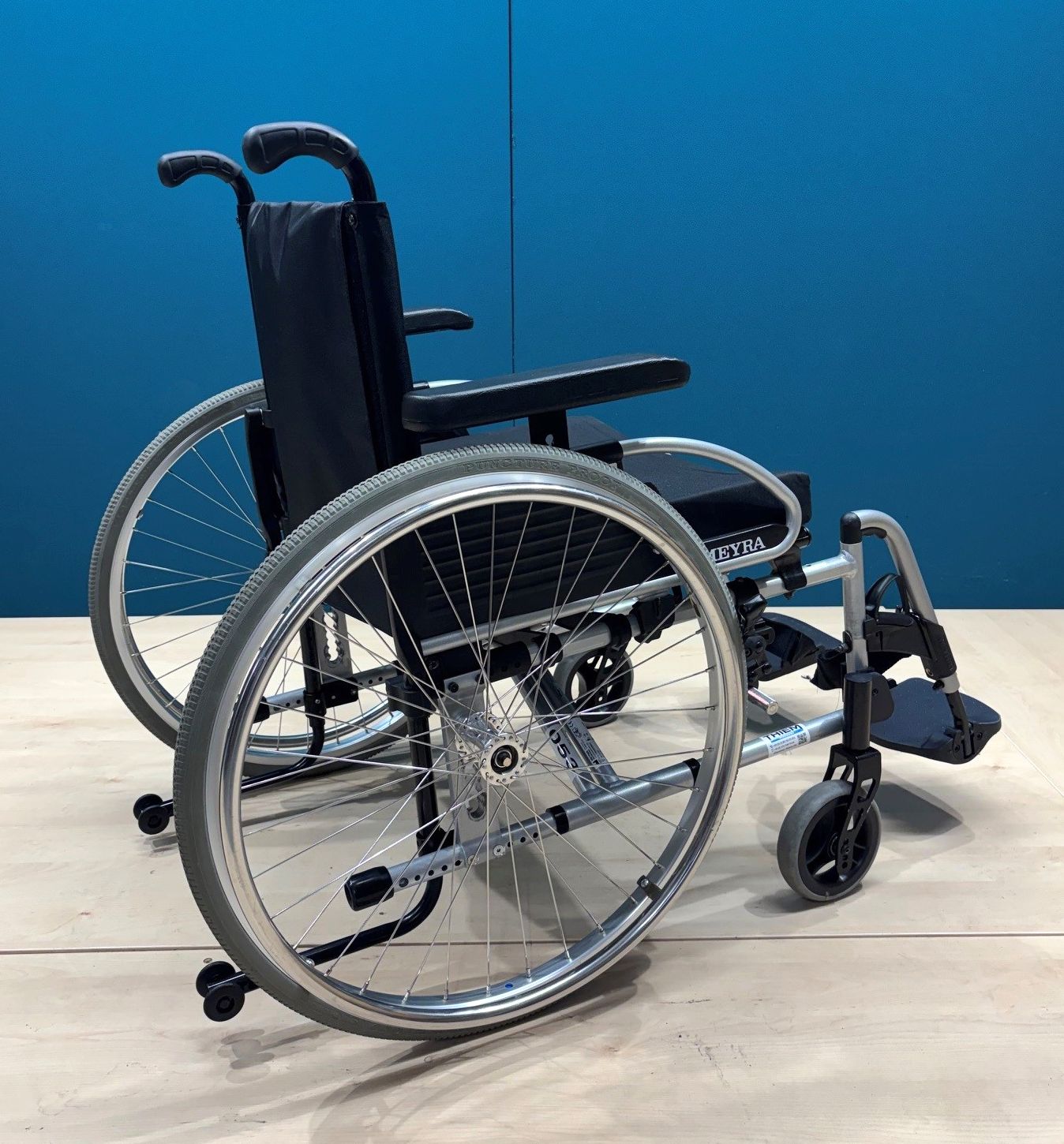 Meyra Avanti 1.736 Adaptivrollstuhl • Aktiv- Rollstuhl • Sitzbreite 53 cm
