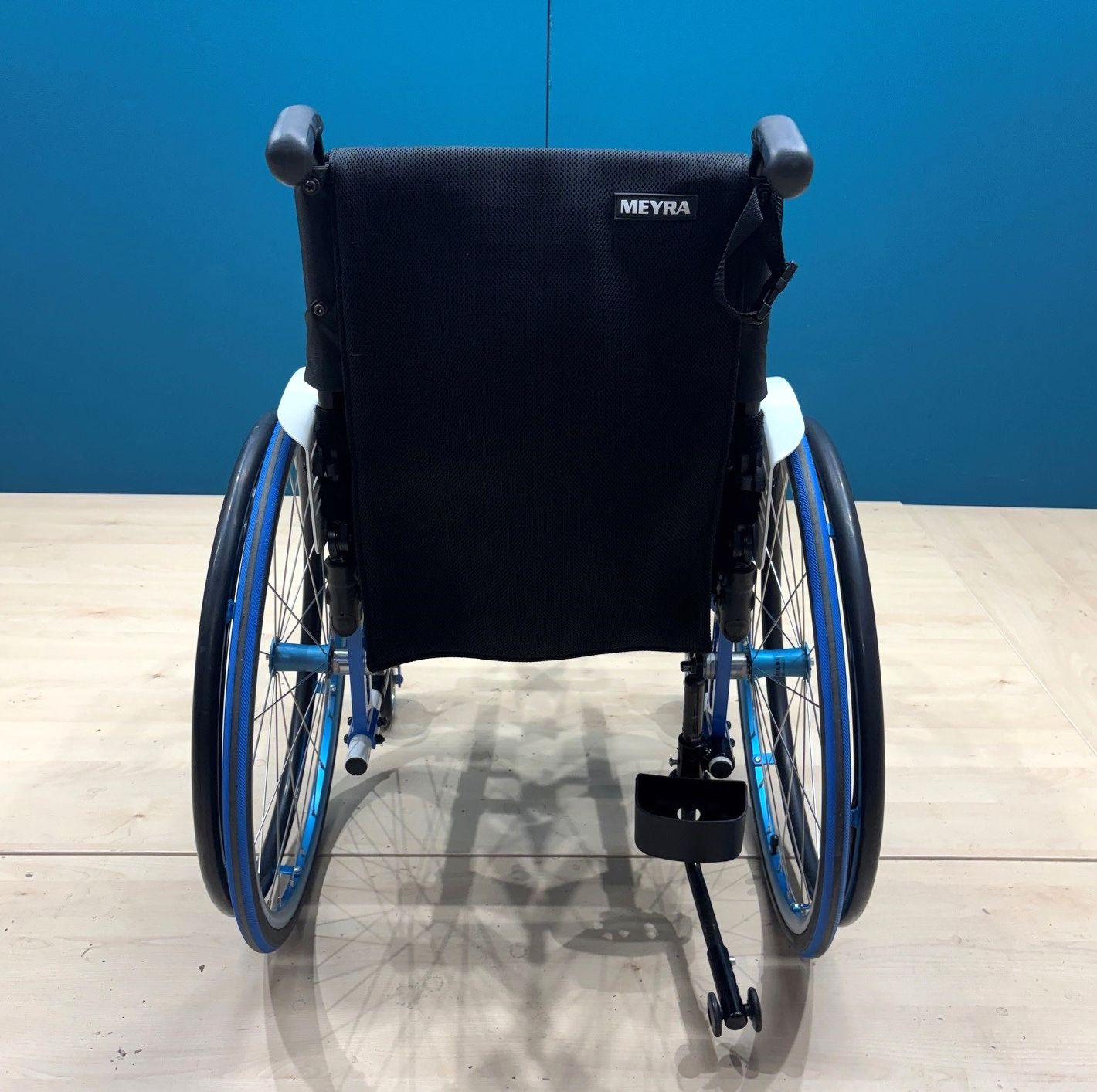 Meyra Avanti 1.736 Adaptivrollstuhl • Aktiv- Rollstuhl • Sitzbreite 42 cm