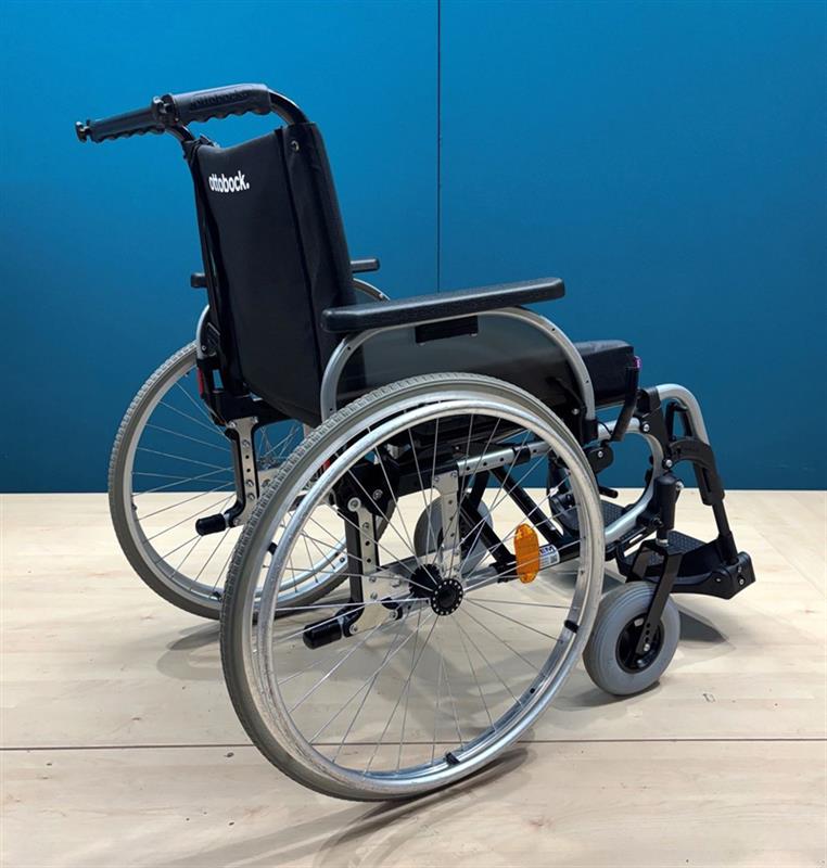 Otto Bock Start M4 XXL Leichtgewichtrollstuhl • Rollstuhl • Sitzbreite 51 cm