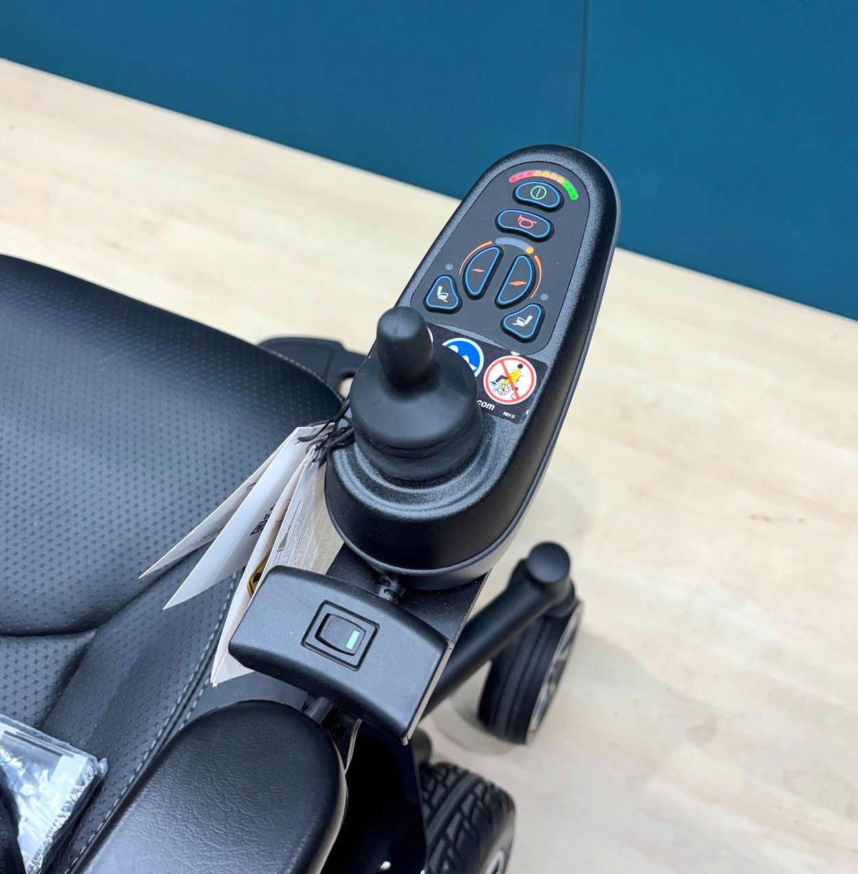 PRIDE Jazzy Air 2.0 Elektrorollstuhl mit Sitzlift • Elektrischer Rollstuhl