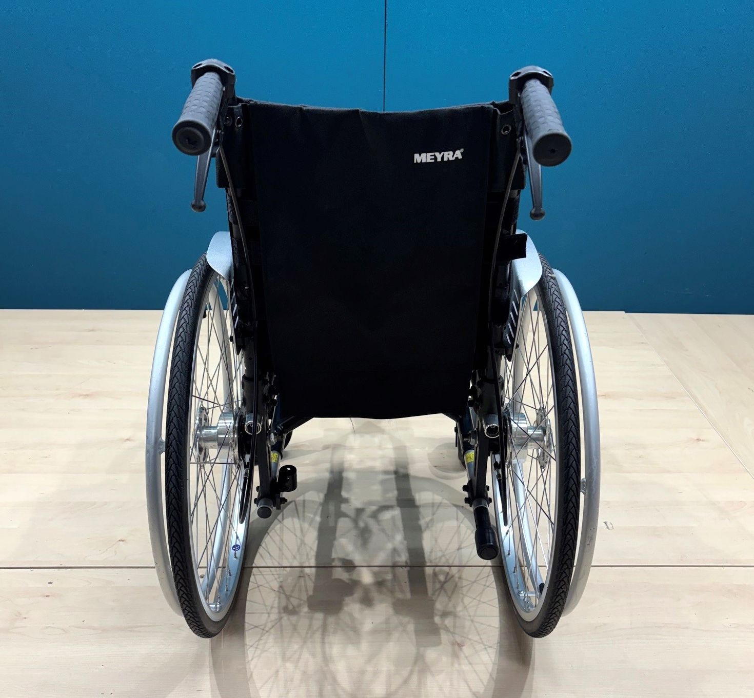 Meyra Avanti 1.736 Adaptivrollstuhl • Aktiv- Rollstuhl • Sitzbreite 38 cm