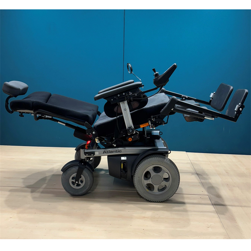 Handicare Atlantic Elektrorollstuhl mit Liegefunktion • SB 65 cm • 6 KM/H
