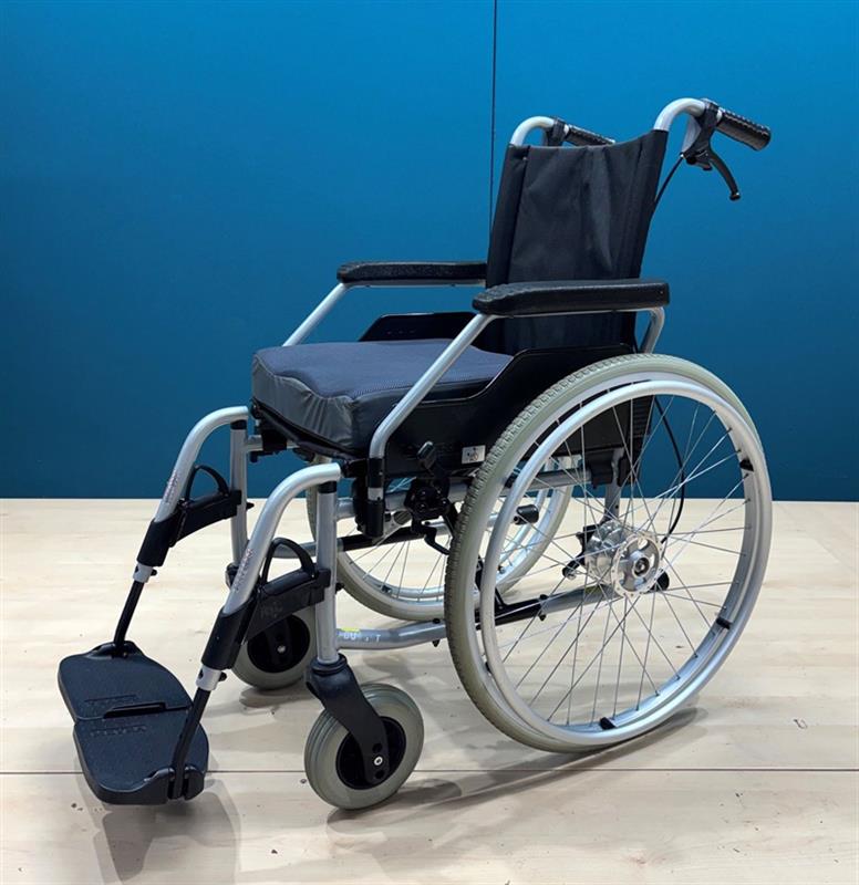 Meyra Avanti 1.736 Adaptivrollstuhl • Aktiv- Rollstuhl • Sitzbreite 42 cm
