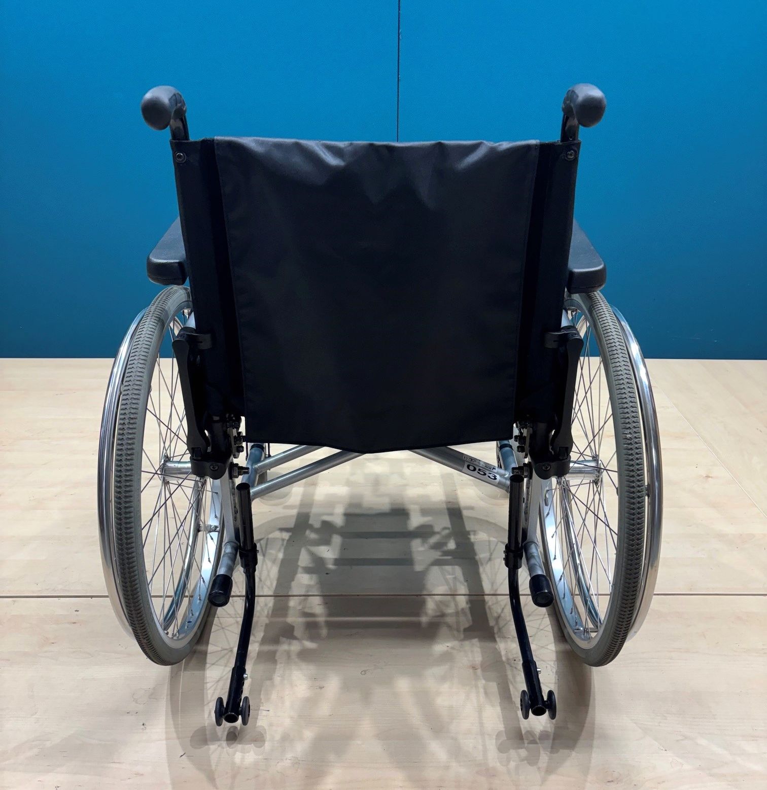 Meyra Avanti 1.736 Adaptivrollstuhl • Aktiv- Rollstuhl • Sitzbreite 53 cm