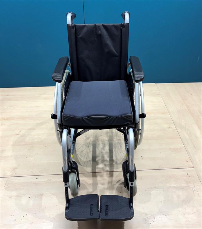 Meyra Avanti 1.736 Adaptivrollstuhl • Aktiv- Rollstuhl • Sitzbreite 42 cm