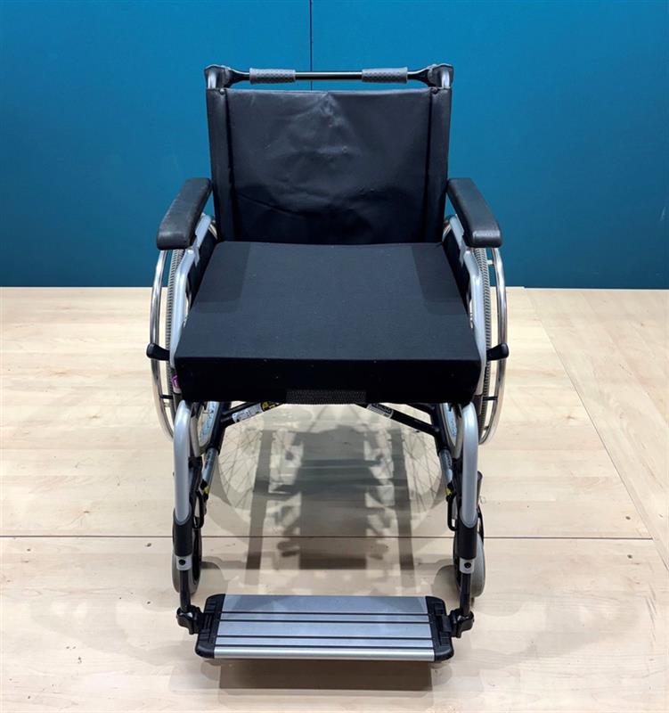 Meyra Eurochair² Faltrollstuhl • XXL Rollstuhl mit Trommelbremse • SB 53 cm