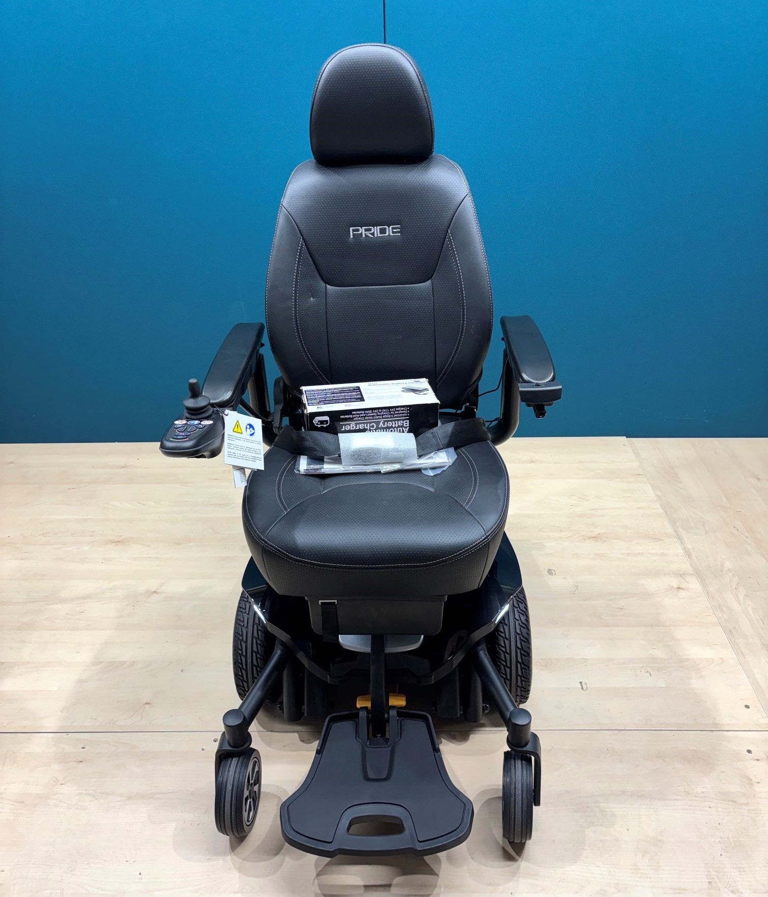 PRIDE Jazzy Air 2.0 Elektrorollstuhl mit Sitzlift • Elektrischer Rollstuhl