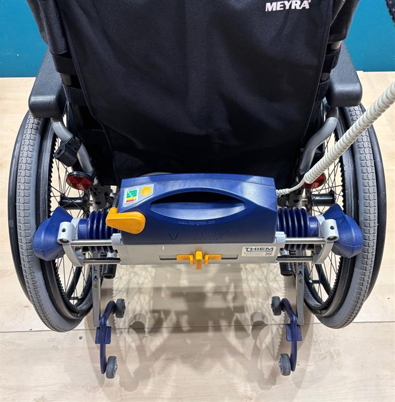 AAT Alber V-MAX Brems- & Schiebehilfe im Set mit Falt- Rollstuhl • SB 46 cm