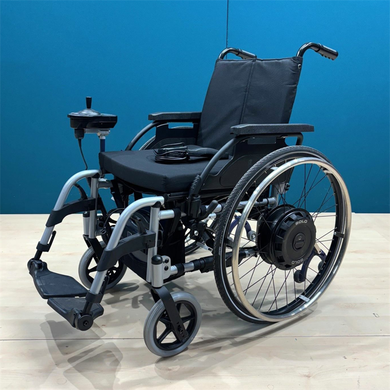 AAT Alber Solo B Elektroantrieb im Set mit Rollstuhl • Sitzbreite 43 cm