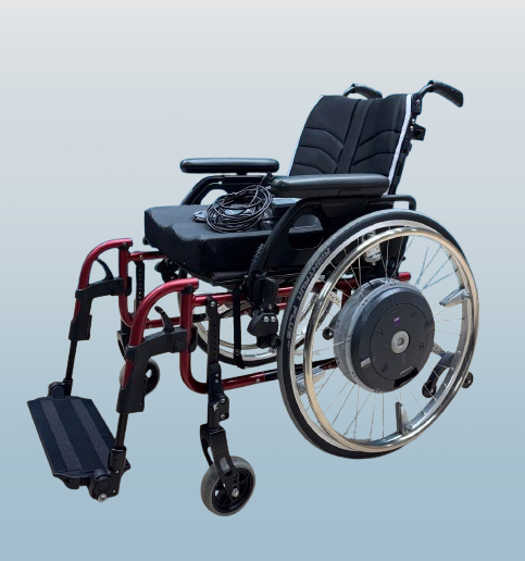 Alber E-Motion M15 Restkraftunterstützender Antrieb mit Rollstuhl • SB 44 cm
